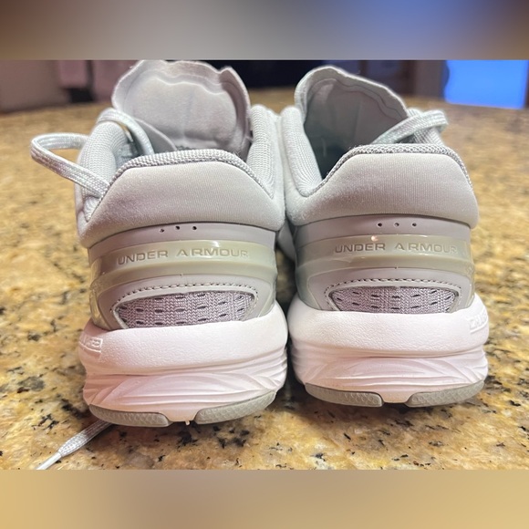Under Armour Gray Training Shoes – Size 5.5 – Lightweight Running/Gym Sneakers - Picture 3 of 6